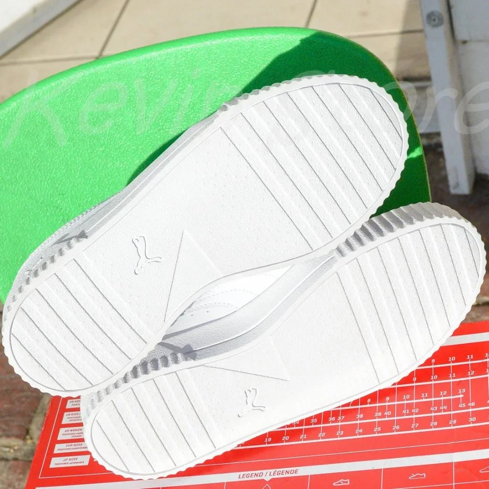 Puma Carina ladies white . Left: 8, right  :‎ 7.5